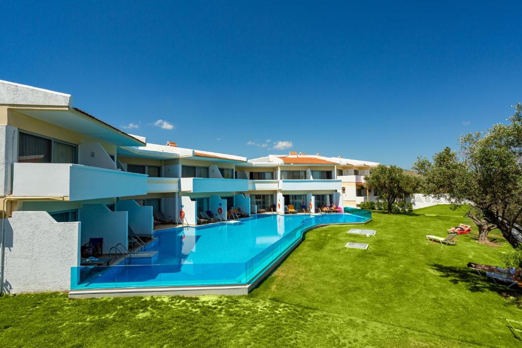 Deluxe-Double-swim-up-rooms