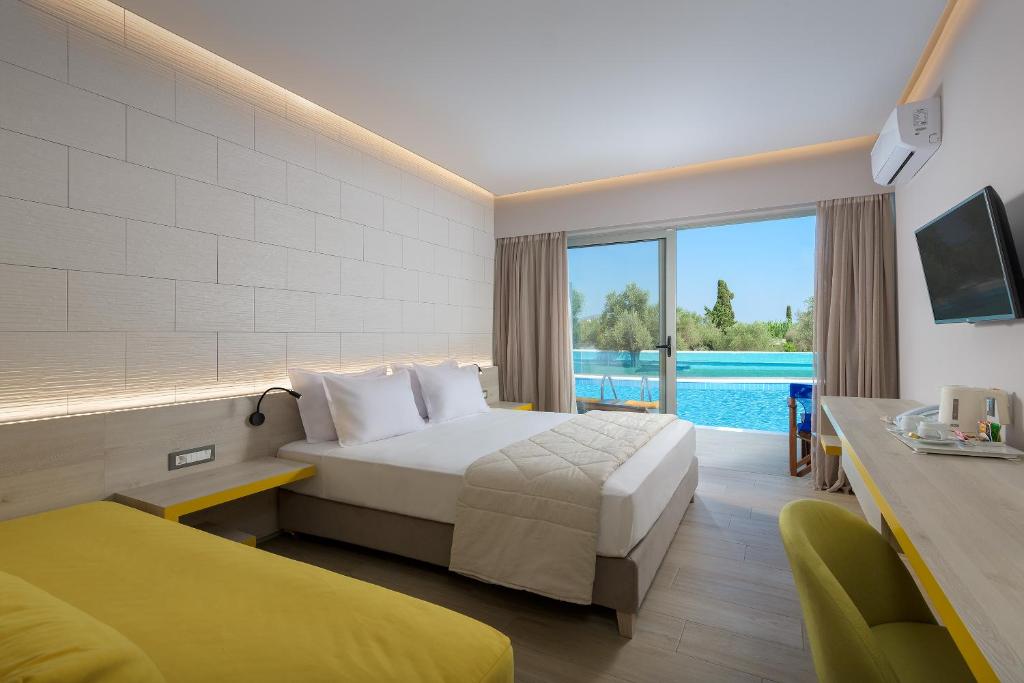 Deluxe-Double-with-Sharing-Pool