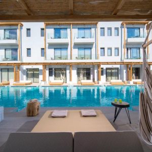 Enorme Lifestyle Beach Swim up Rooms