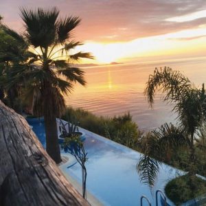 Gloria Maris Hotel Suites & Villa