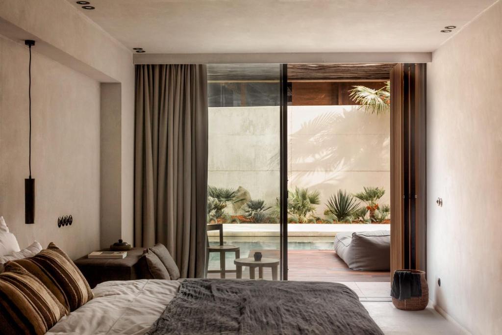 Kamer-met-Directe-Toegang-tot-het-Zwembad