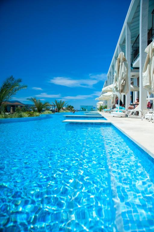 Kamers-met-Directe-Toegang-tot-het-Zwembad