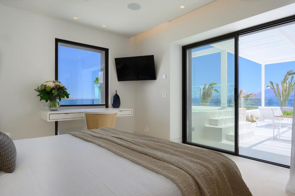 Premium-Deluxe-Room-Sea-View-with-Outdoor-Jacuzzi