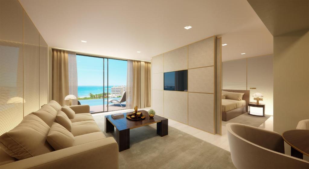 Prestige-Swim-Up-Suite-with-Sea-Pool-View.