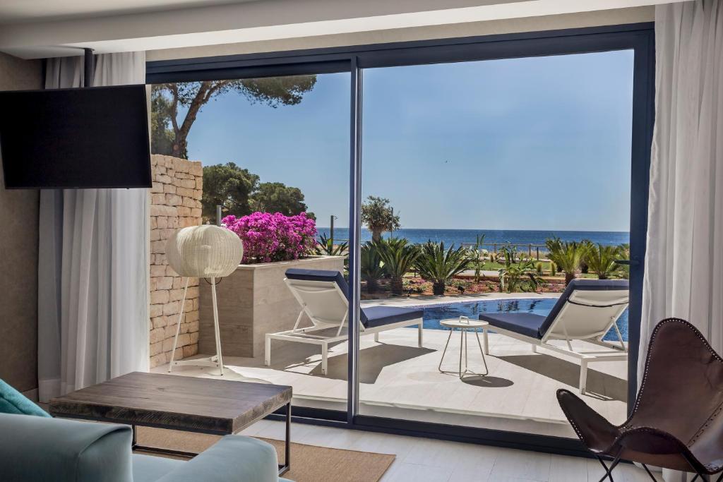 Royal-Suite-met-Directe-Toegang-tot-het-Zwembad