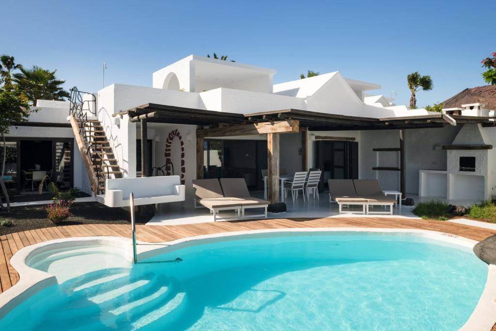 Sea-Lounge-Villa-met-Prive-Zwembad