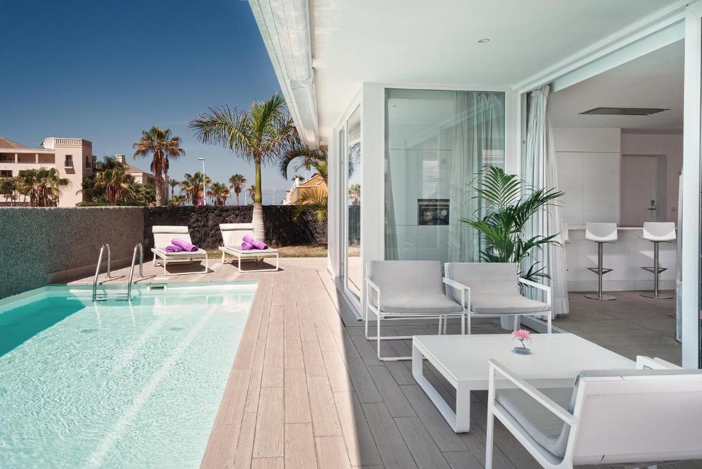 Serenity-Elegance-Suite-Prive-Zwembad