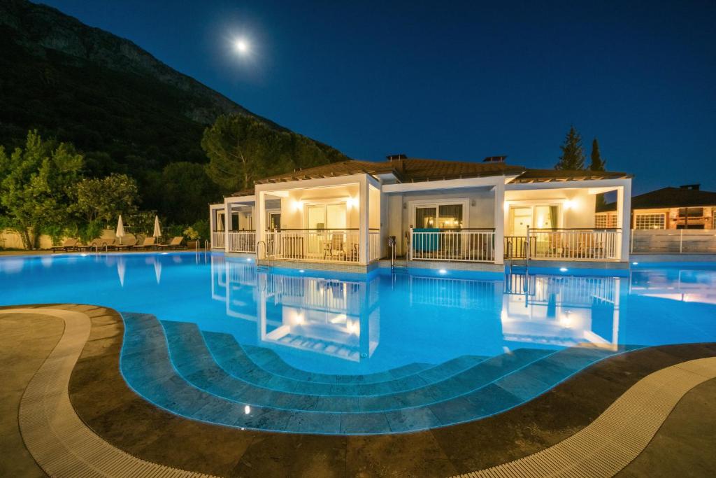 Swim-Up-Kamers-Turkije