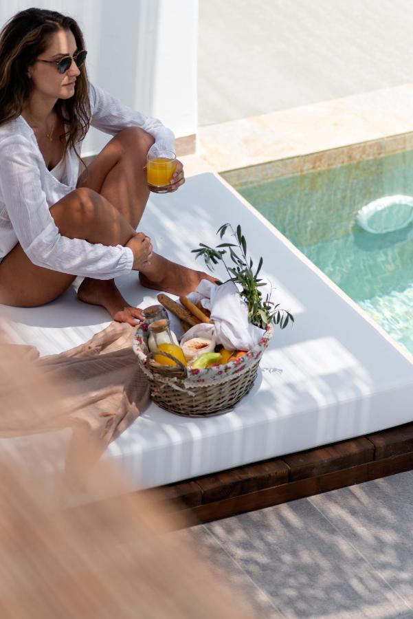 Nama-Retreat-Kamer-aan-Gedeeld-Zwembad