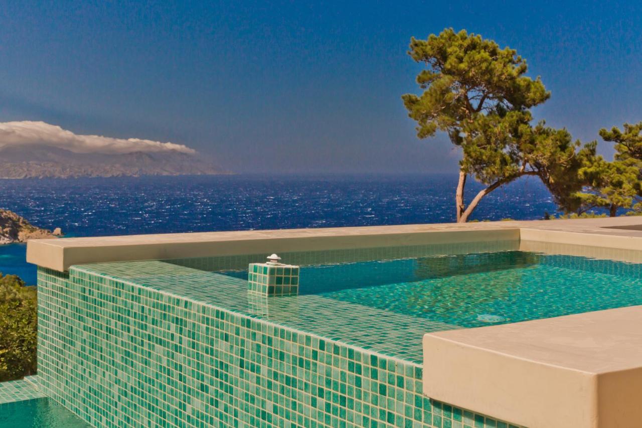 Lux-View-Suites-Uitzicht-op-Zee