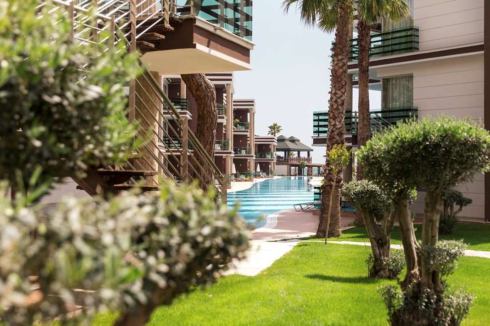 Tui-Magic-Life-Masmavi-Swim-Up