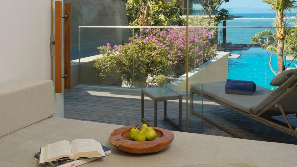 Heavenly-Suite-met-Zwembad-Uitzicht-op-Oceaan.