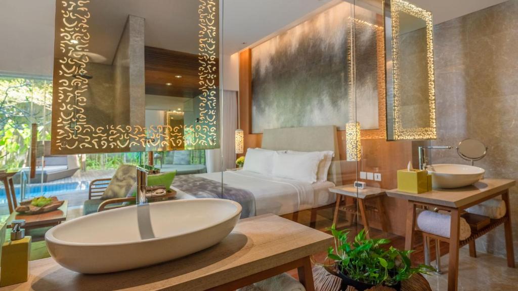 Impressive-Suite-aan-het-Lagune-Zwembad