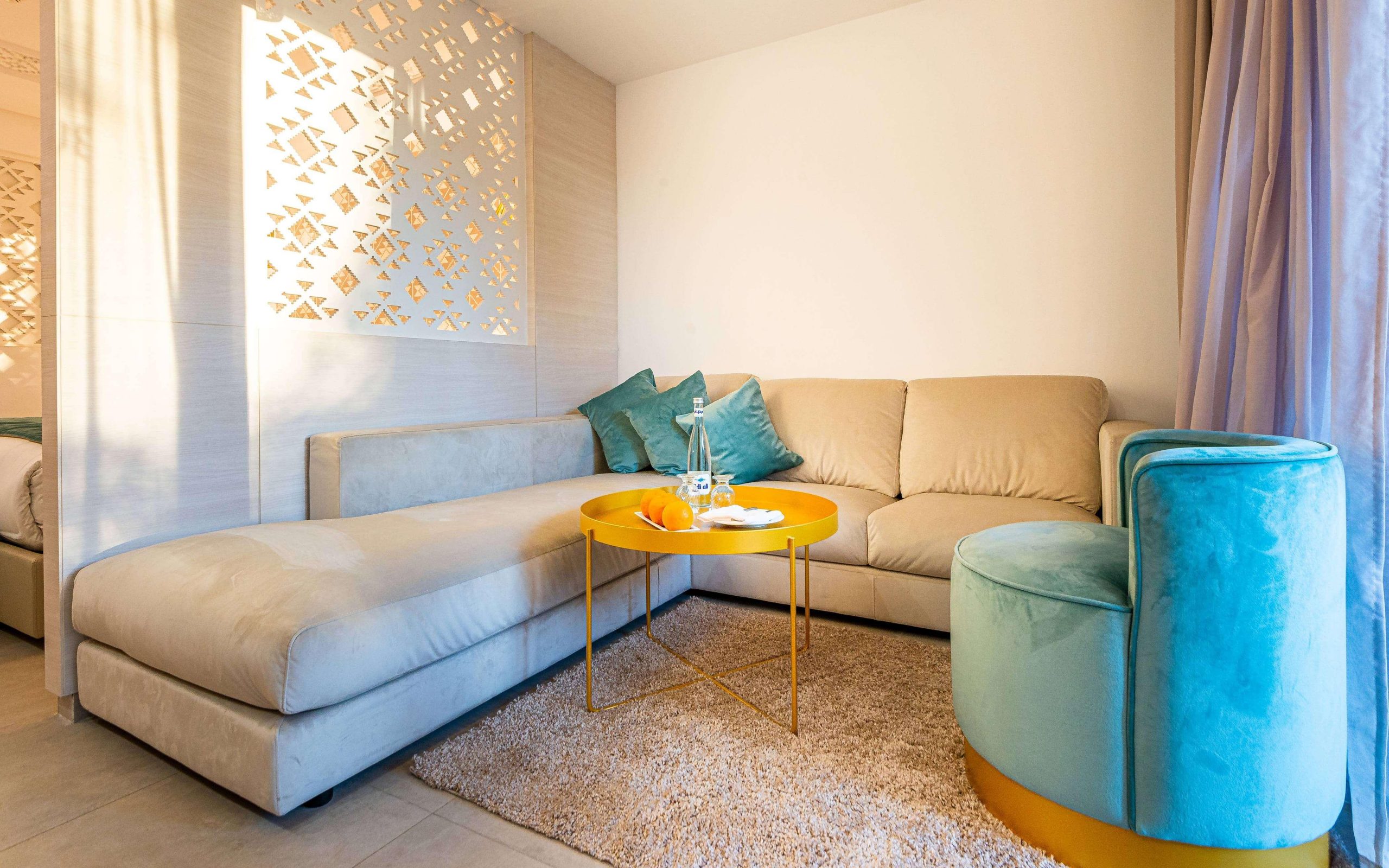 Medina-Gardens-Swim-Up