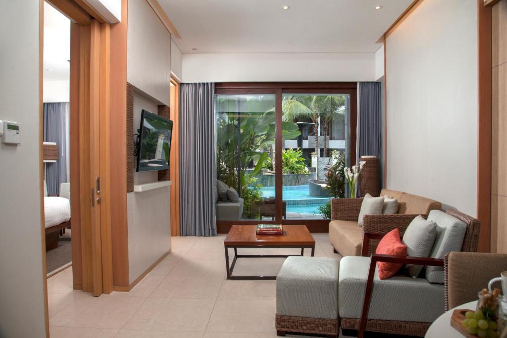 Suite-met-1-Slaapkamer-en-Terras-aan-het-Zwembad