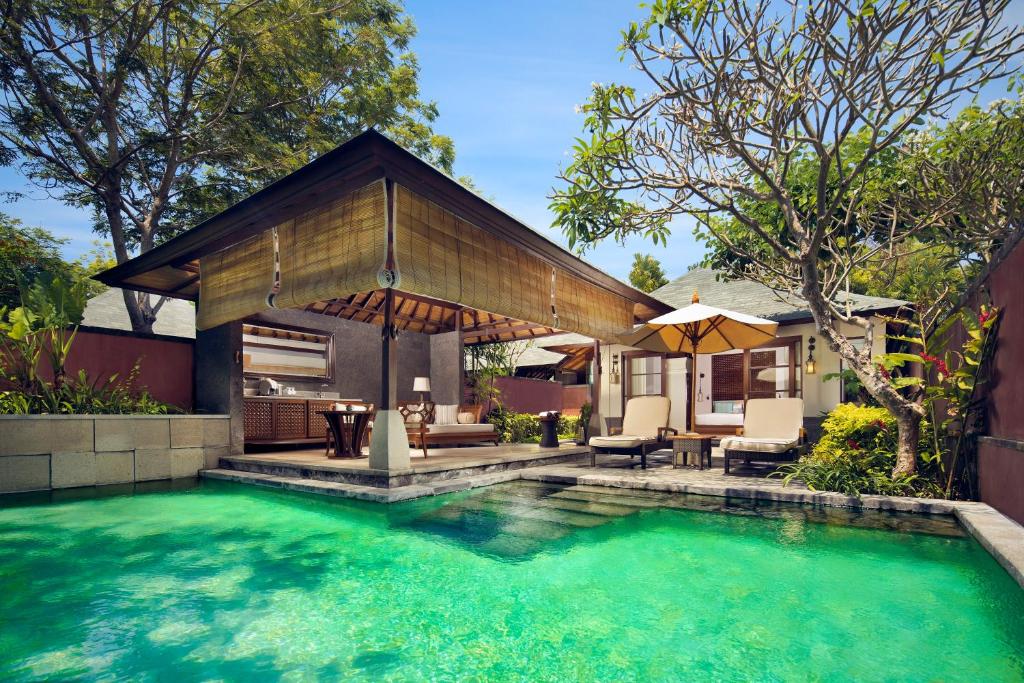 Villa-met-1-Slaapkamer-met-Kingsize-Bed-met-Zwembad