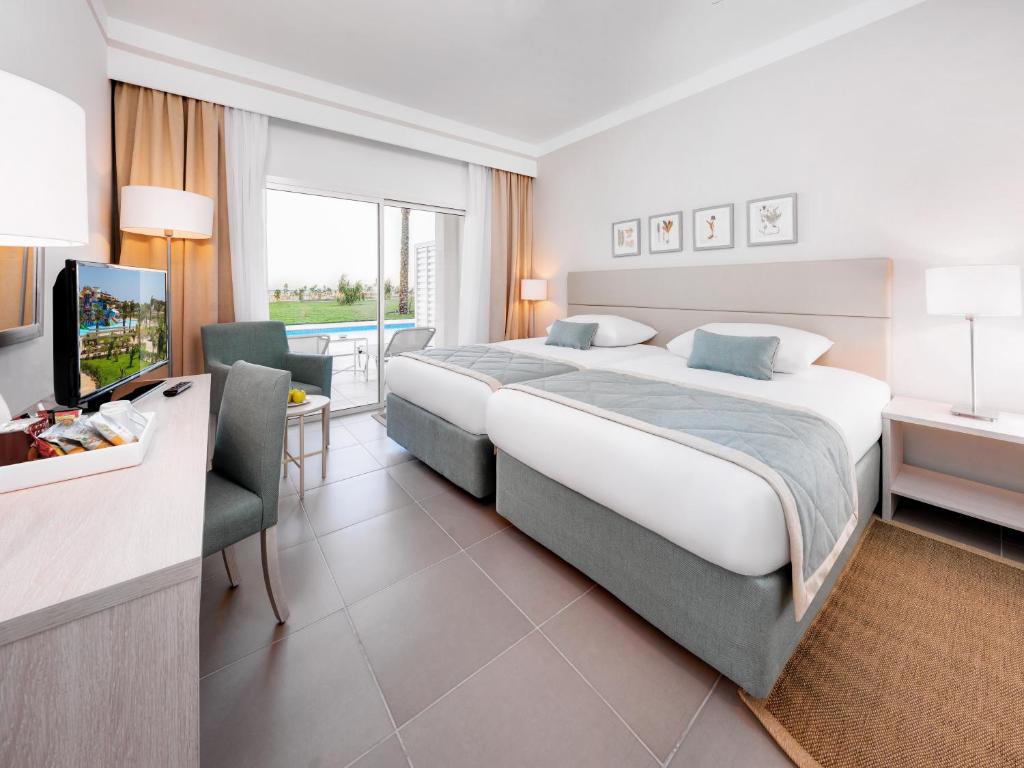 Familiekamer Met 2 Aparte Bedden Direct Aan Zwembad