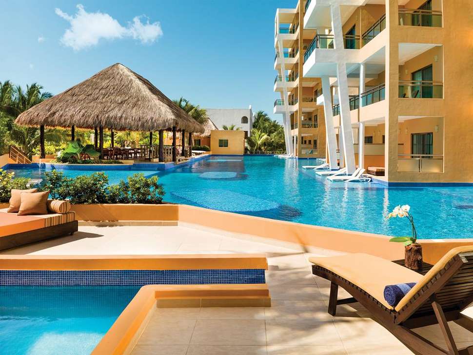 TUI-Blue-El-Dorado-Seaside-Suites-Spa-Swim-Up