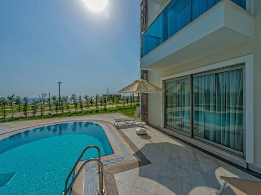 Superior Villa met Eigen Zwembad