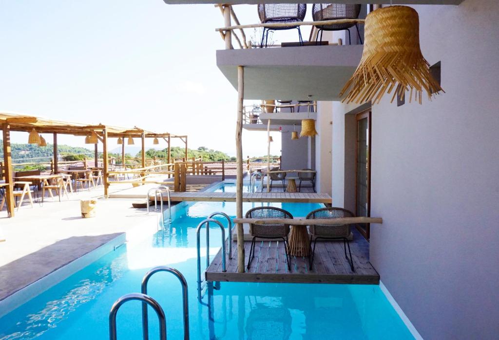 Swim Up Kamers - Alonissos - Griekenland