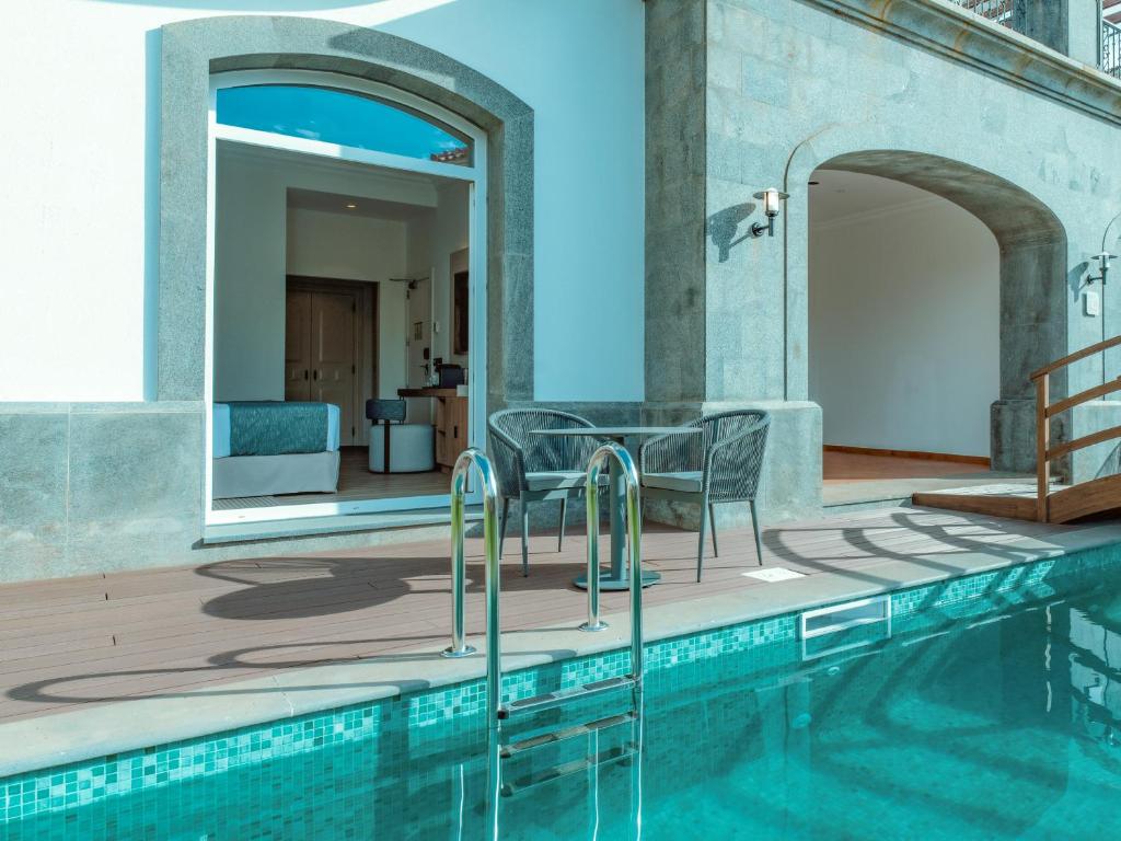 Dreams Madeira Resort Spa & Marina Swim-Up Room