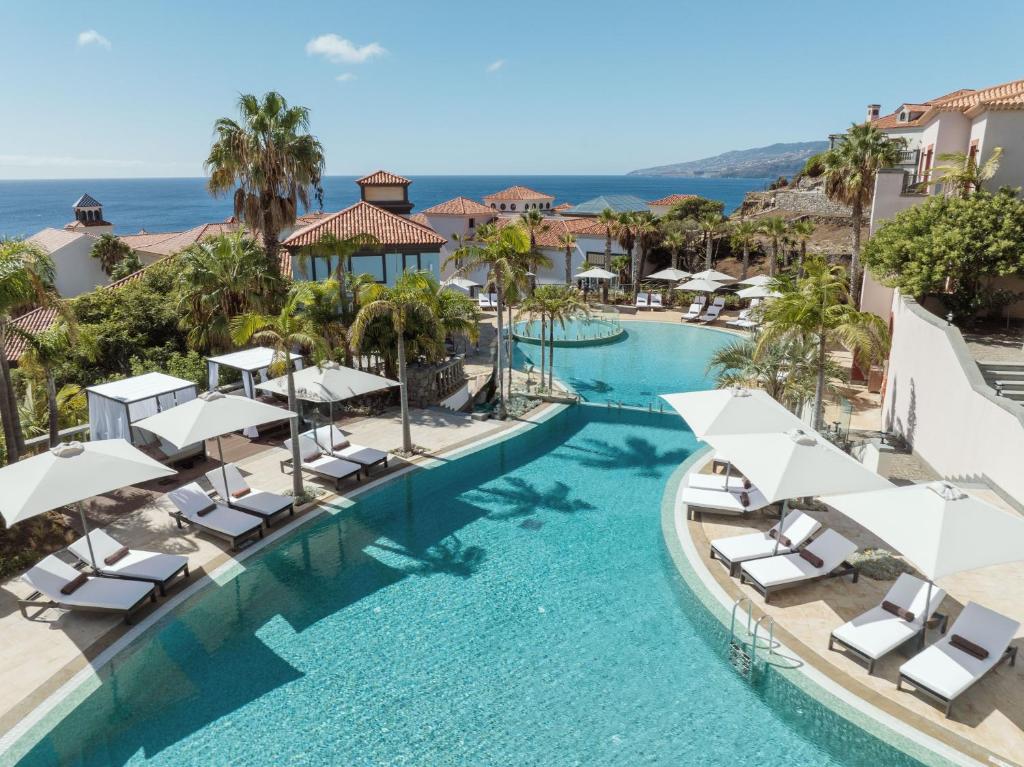 Dreams Madeira Resort Spa & Marina Swim-Up Room