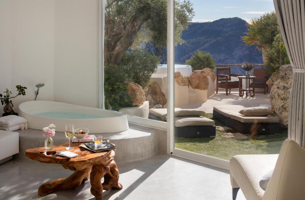 Hacienda Na Xamena - suites met privé zwembad